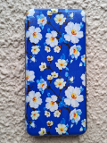 Чехол-книга Fashion Case для Infinix Hot 40i, принт, белые цветочки на синем фоне, синий