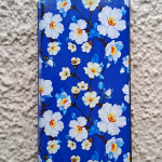 Чехол-книга Fashion Case для Infinix Hot 40i, принт, белые цветочки на синем фоне, синий