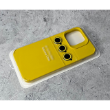 Силиконовый чехол для Iphone 15 Silicone Case+линзы на камеру, с антишок углами, желтый