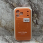 Силиконовый чехол CASE для Iphone 17 Pro с MagSafe, защита камеры, бархат внутри, оранжевый