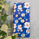 Чехол-книга Fashion Case для Xiaomi Redmi Note 12 5G, принт, белые цветы на синем, синий